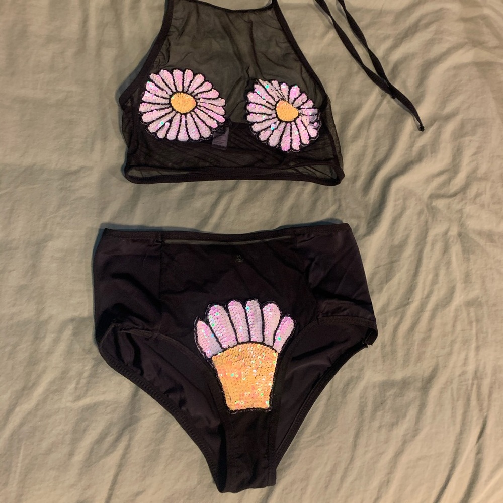 Dollskill Bloomin’ Bae Sheer set (size Medium)
